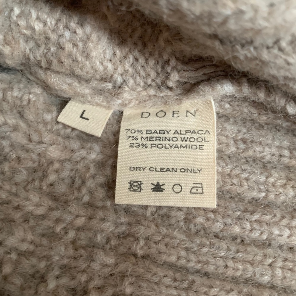 Dôen Mulberry cable knit sweater in Dune - Picture 7 of 7